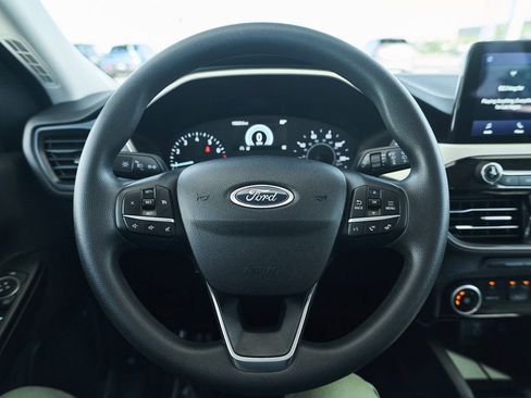 Used 2022 Ford Escape SE image 30