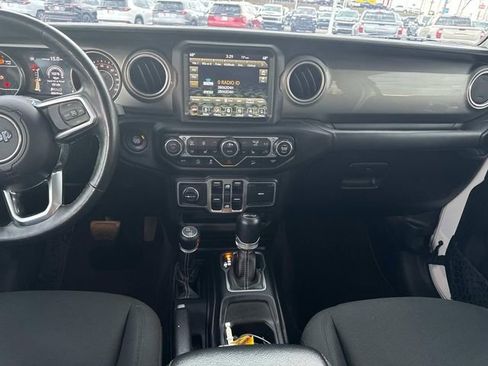 Used 2018 Jeep Wrangler Unlimited Sahara w/ Uconnect 4C Nav & Sound Group image 20