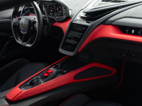 Used 2024 Lamborghini Revuelto image 22