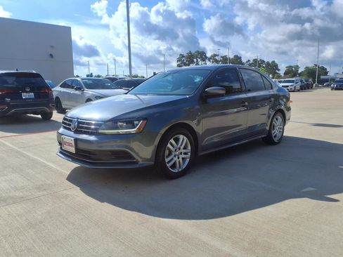 Used 2018 Volkswagen Jetta S FWD image 3