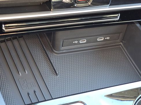 New 2026 Volkswagen Atlas SE image 9