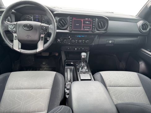 Used 2021 Toyota Tacoma TRD Off-Road AWD/4WD image 14
