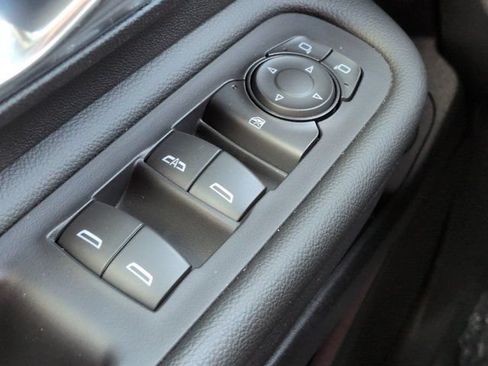 Used 2024 GMC Terrain SLT w/ Tech Package FWD image 23