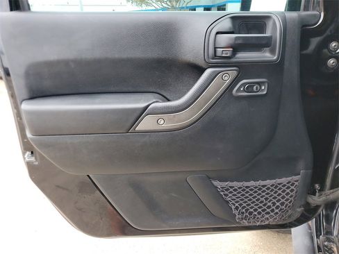 Used 2018 Jeep Wrangler Unlimited Sport S image 16