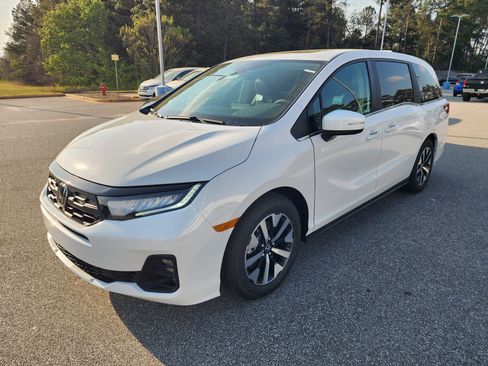 New 2026 Honda Odyssey EX-L image 2