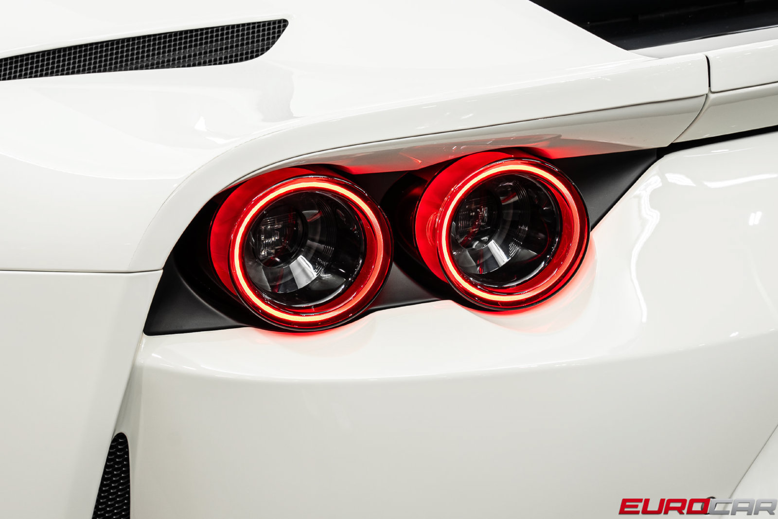 Used 2020 Ferrari 812 Superfast RWD image 19
