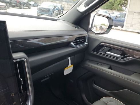 New 2026 GMC Yukon XL Elevation image 25