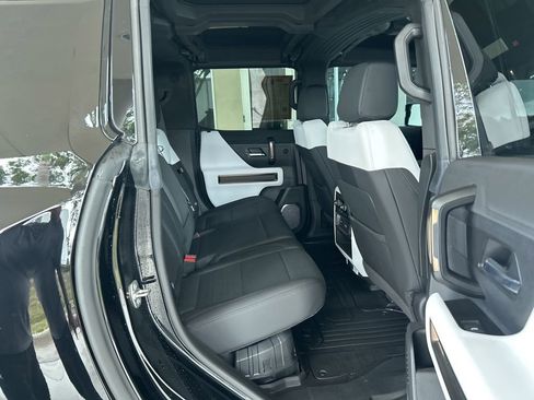 Used 2024 GMC Hummer EV 3X image 33