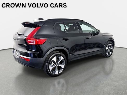 Used 2026 Volvo XC40 B5 Plus AWD/4WD image 6