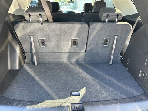 Certified 2021 Chevrolet Traverse LS FWD image 25