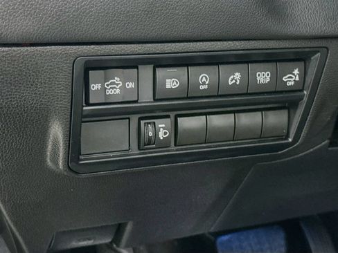 Used 2024 Toyota Tundra Limited AWD/4WD image 19