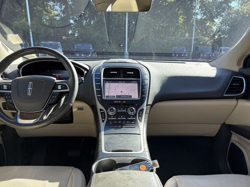 Used 2020 Lincoln Nautilus Reserve image 19