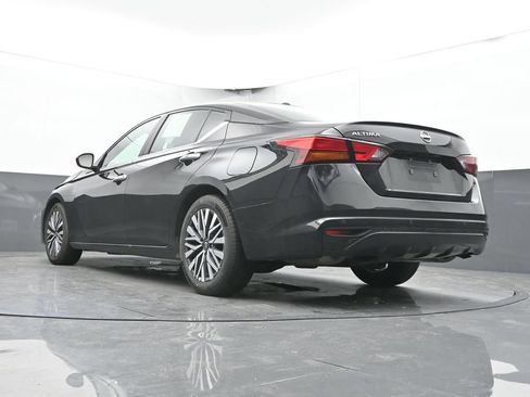 Used 2025 Nissan Altima 2.5 SV FWD image 49
