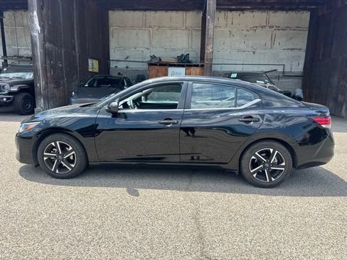 Used 2024 Nissan Sentra SV FWD image 8