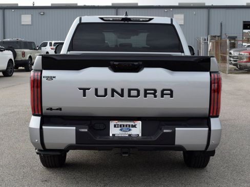 Used 2025 Toyota Tundra Platinum image 9