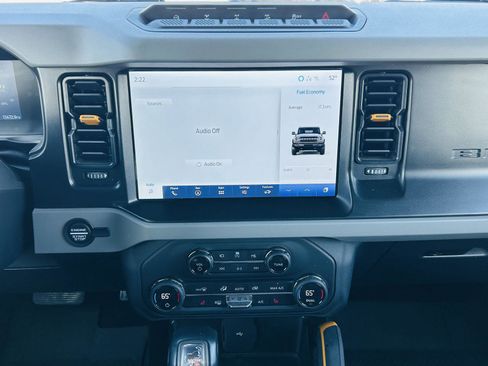 Used 2021 Ford Bronco Badlands image 21