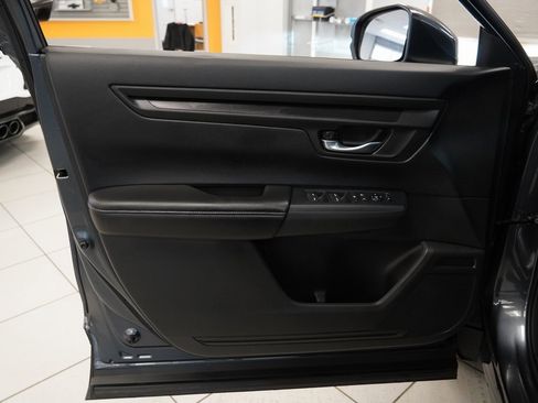 Used 2025 Honda CR-V EX image 16