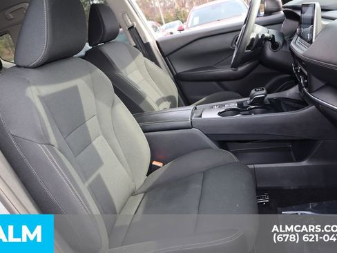 Used 2024 Nissan Rogue S image 25