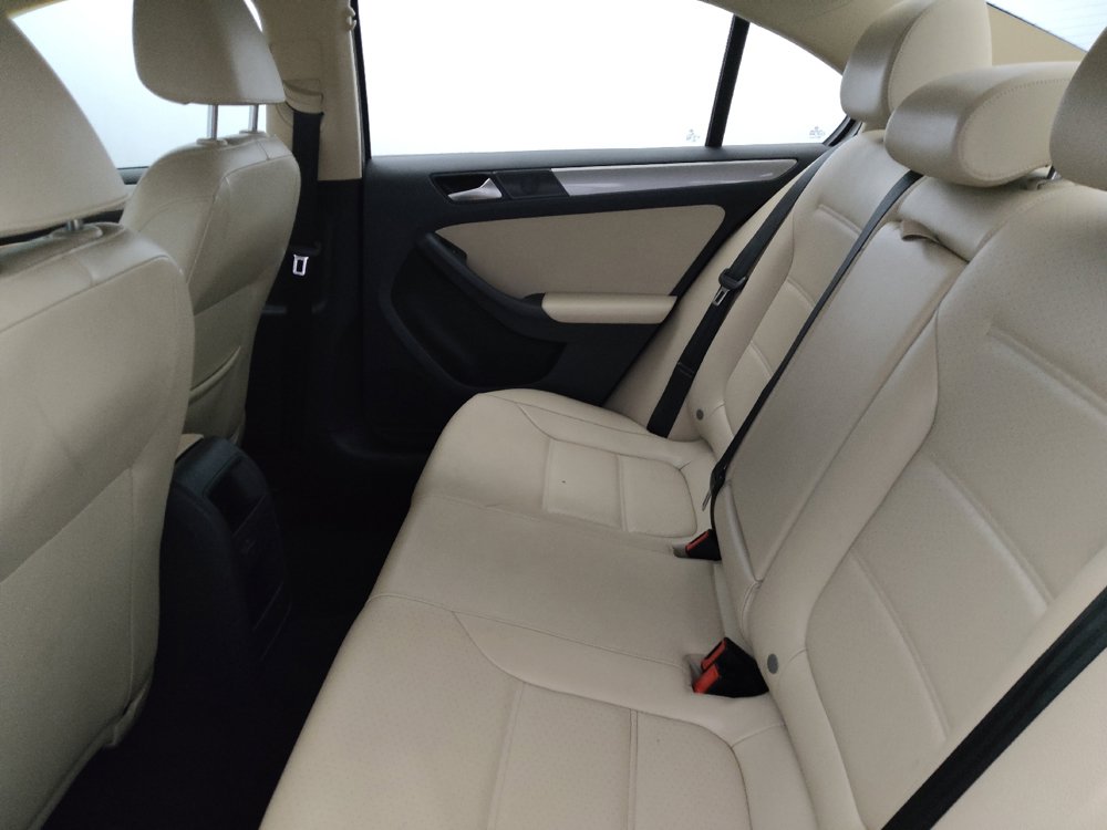 Used 2017 Volkswagen Jetta SE FWD image 18