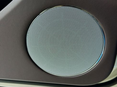 New 2026 Bentley Flying Spur Plug-In Hybrid image 17