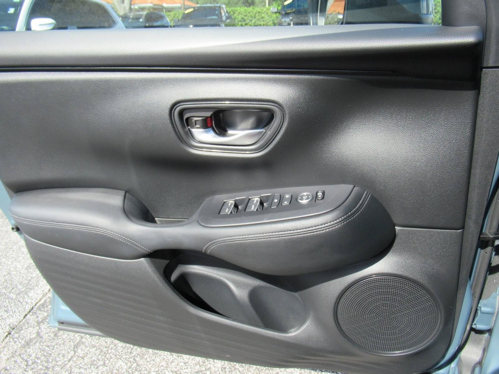 Used 2025 Honda HR-V EX-L image 21
