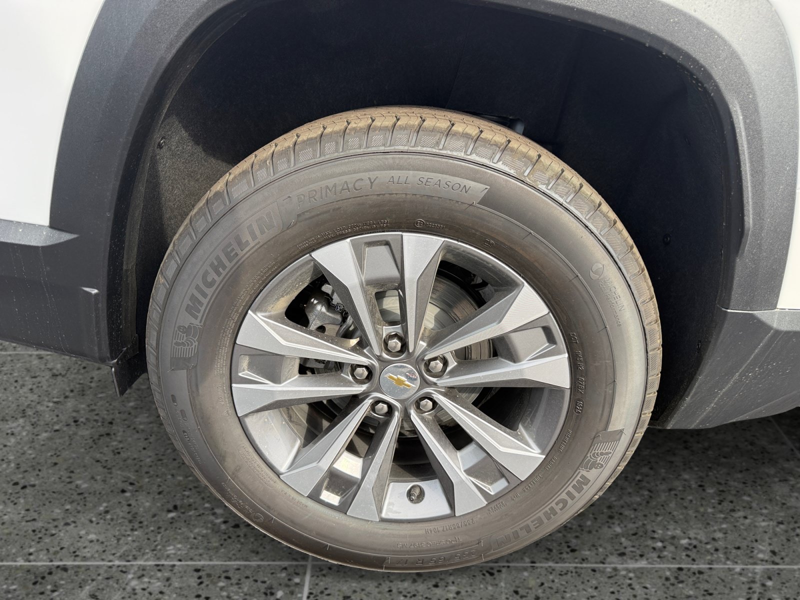 New 2027 Chevrolet Equinox LT w/ Convenience Package II AWD/4WD image 9