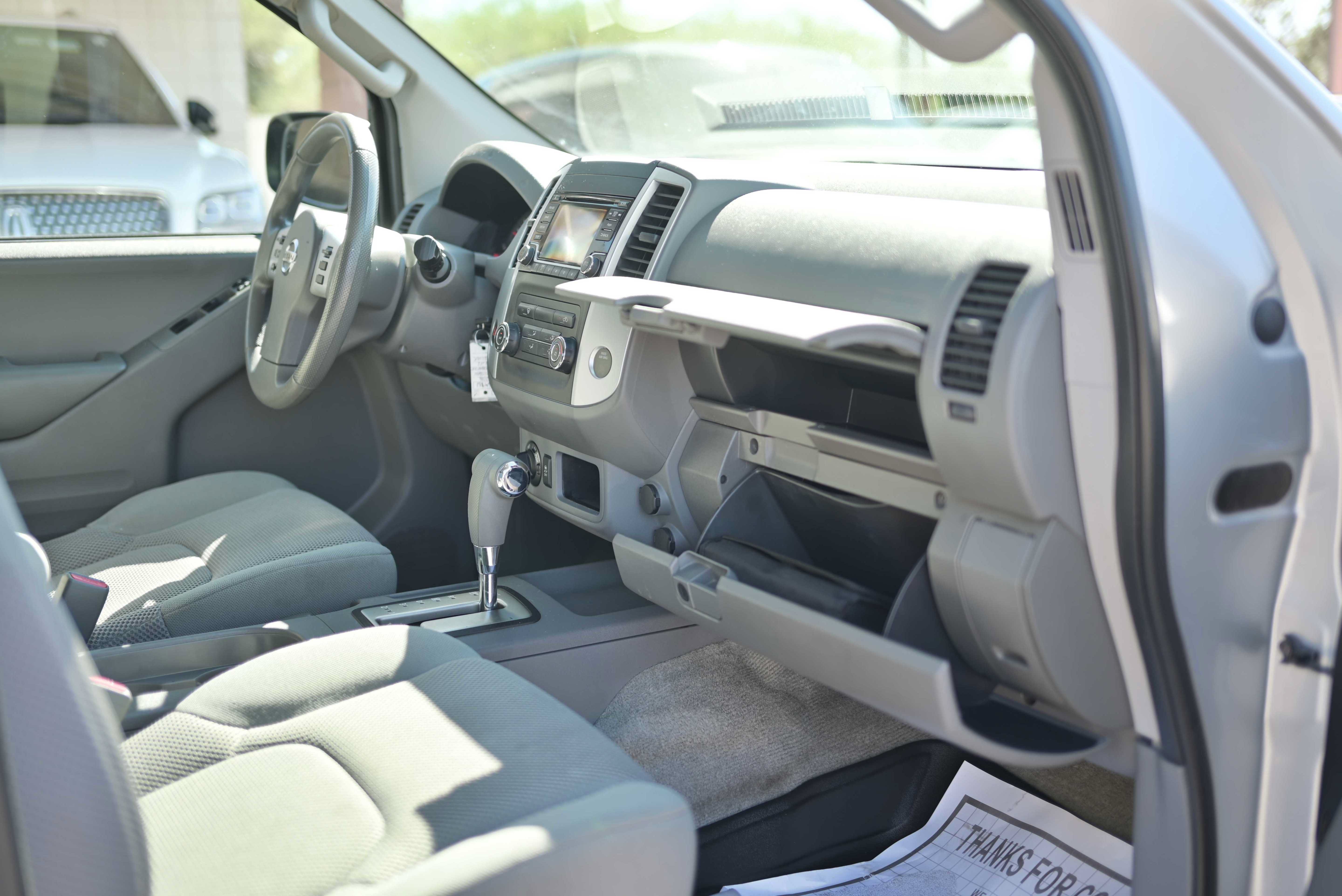 Used 2016 Nissan Frontier SV AWD/4WD image 14