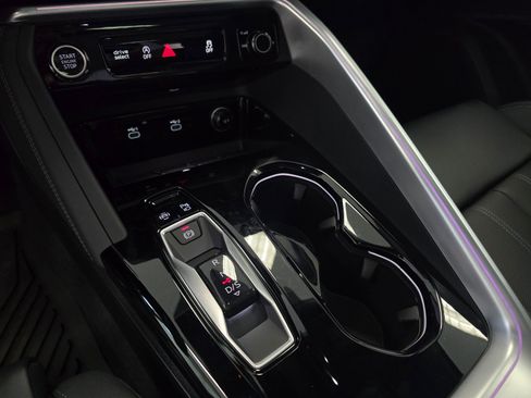 Used 2025 Audi Q5 Premium Plus w/ Premium Plus image 15