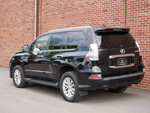 Used 2015 Lexus GX 460 w/ Premium Package AWD/4WD image 3
