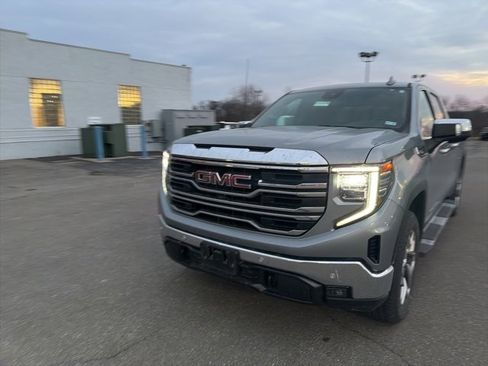Used 2023 GMC Sierra 1500 SLT w/ SLT Premium Plus Package image 3