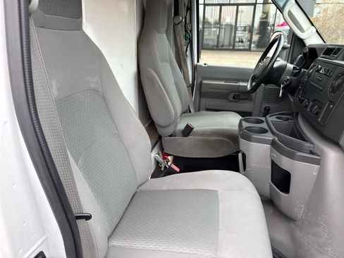 Used 2016 Ford E-450 and Econoline 450 Super Duty w/ Exterior Upgrade Package image 19