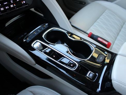 Used 2022 Buick Envision Avenir w/ Technology Package II image 27