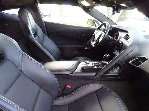 Used 2019 Chevrolet Corvette Stingray Coupe w/ Battery Protection Package image 18