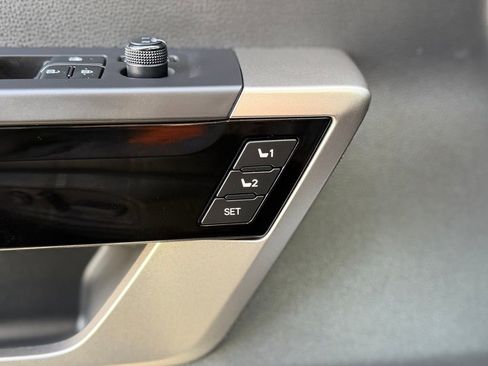 Used 2024 Toyota Tundra Limited image 25