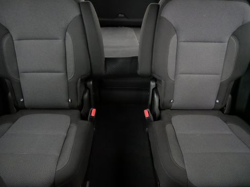 Used 2023 Chevrolet Traverse LT image 13