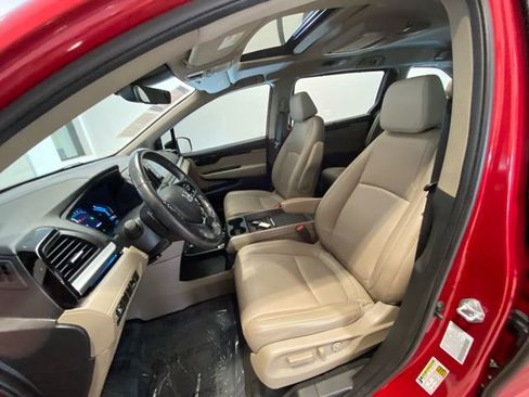 Used 2023 Honda Odyssey Touring image 14