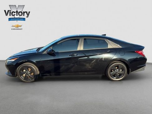 Used 2023 Hyundai Elantra Blue FWD image 4