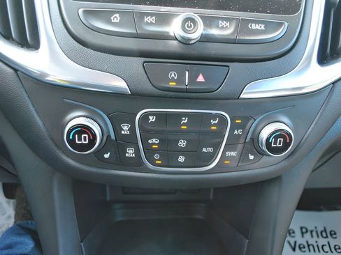 Used 2022 Chevrolet Equinox LT image 11