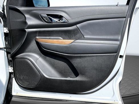 Used 2021 GMC Acadia SLE w/ Driver Convenience Package AWD/4WD image 25