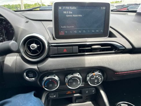 Used 2017 MAZDA MX-5 Miata RF Grand Touring w/ Appearance Package RWD image 7