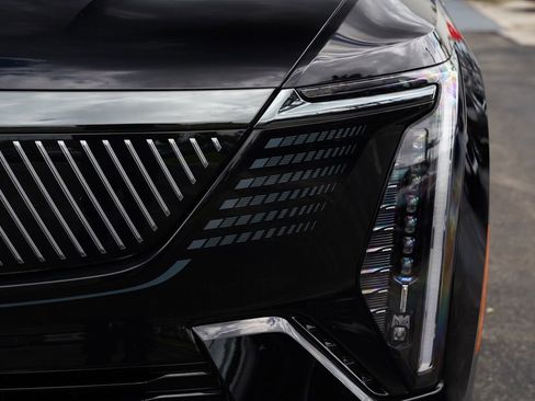 Used 2025 Cadillac Escalade IQ Sport 1 w/ Smart Trailering package image 5