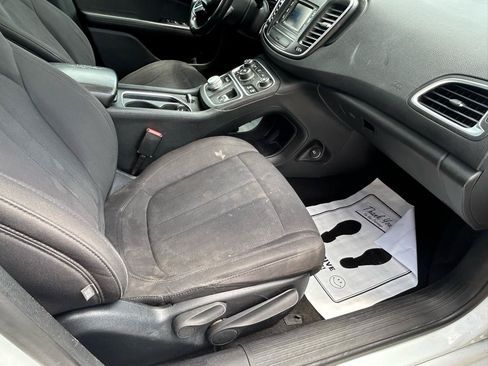 Used 2015 Chrysler 200 Limited w/ Convenience Group FWD image 12