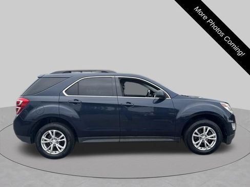 Used 2017 Chevrolet Equinox LT w/ Convenience Package FWD image 4