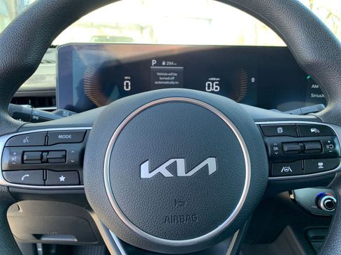 Used 2025 Kia K5 LXS image 28