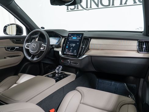 New 2026 Volvo XC90 B6 Ultra w/ Protection Package AWD/4WD image 14