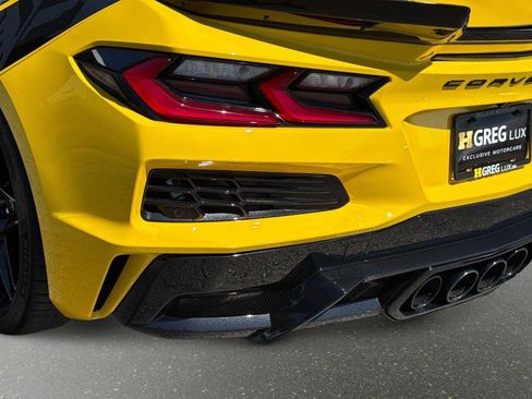 Used 2025 Chevrolet Corvette Z06 RWD image 16
