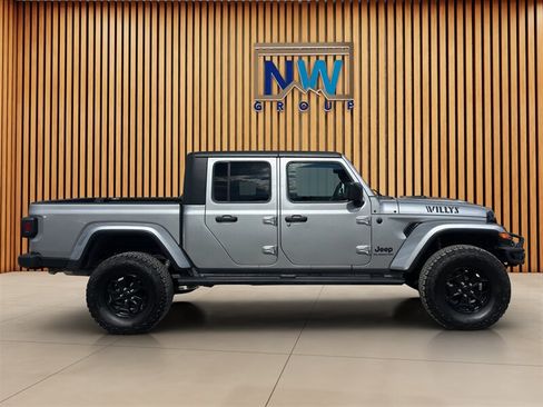 Used 2021 Jeep Gladiator Sport AWD/4WD image 17