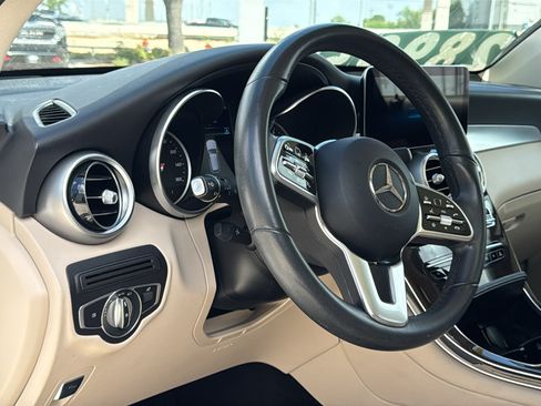 Used 2022 Mercedes-Benz GLC 300 image 10