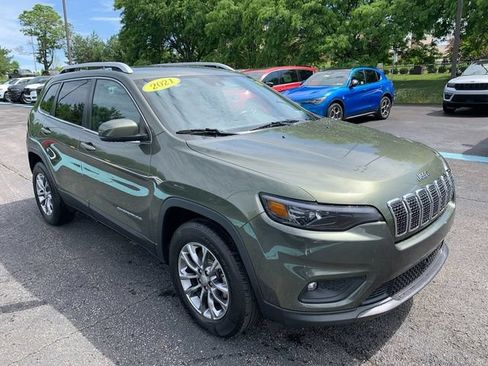 Used 2021 Jeep Cherokee Latitude Lux w/ Comfort/Convenience Group AWD/4WD image 9