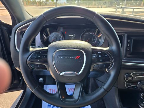 Used 2017 Dodge Charger SE w/ Blacktop Package RWD image 16